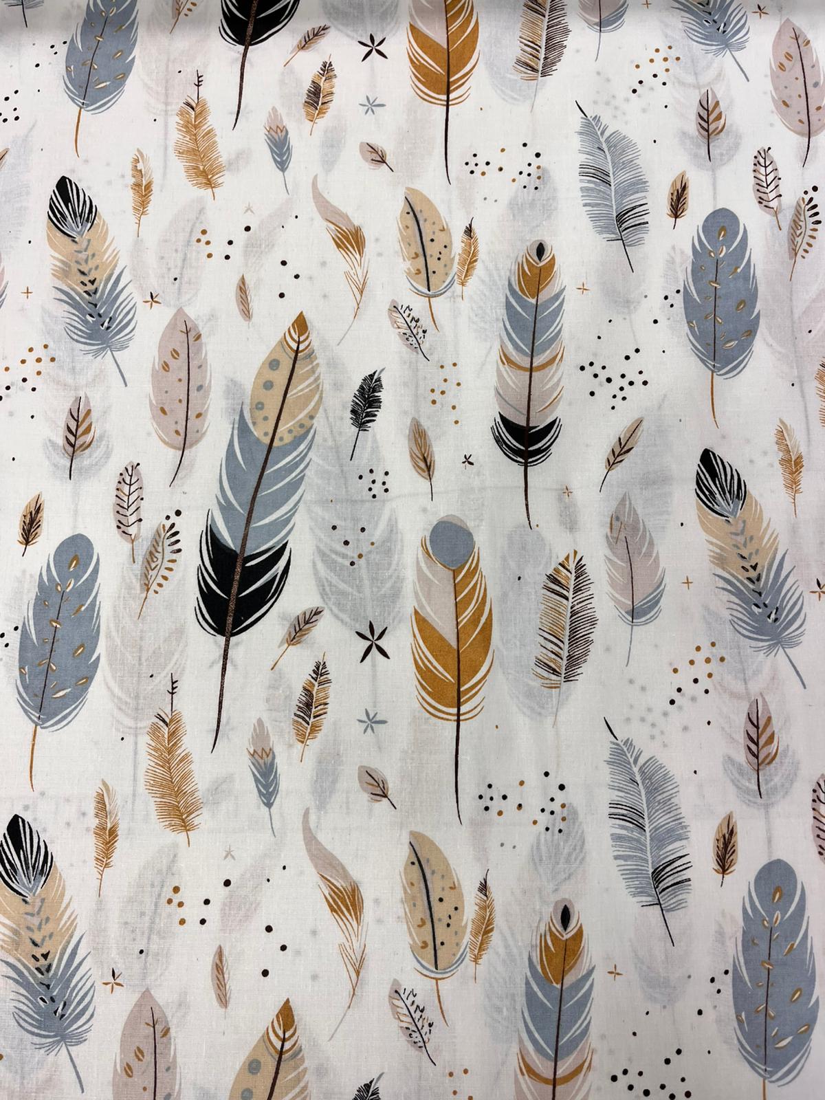 Image du tissu 100 % coton à plumes, 125 g/m² – disponible chez Šarlotes audumi