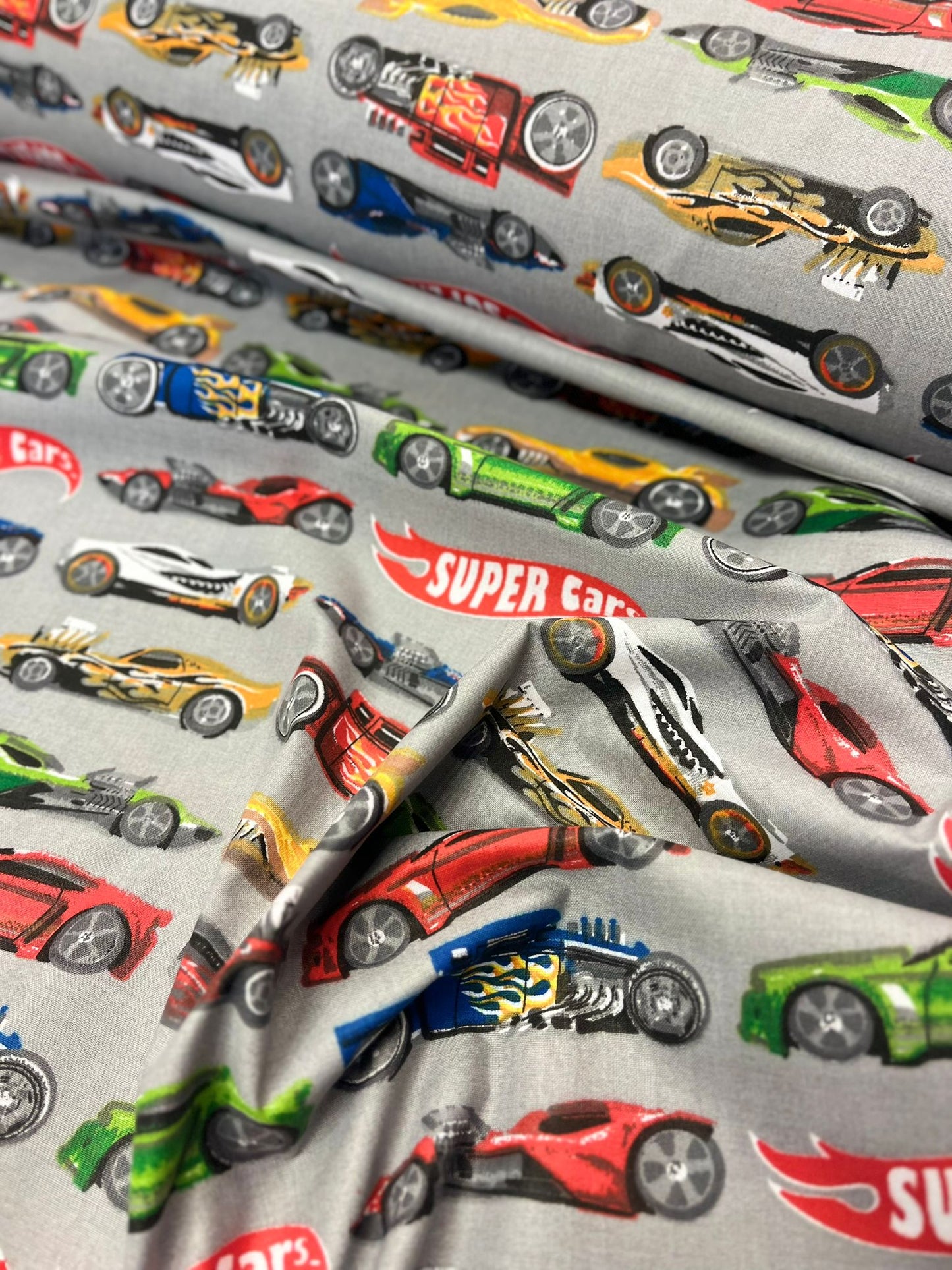 Tissu 100 % coton - super auto 125 g/m² – disponible chez Šarlotes audumi