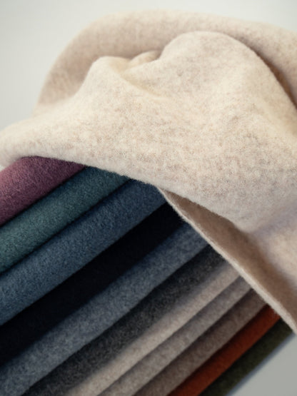 Image with 100% wool fleece - dark grey melange 385 g/m² – available at Šarlotes audumi