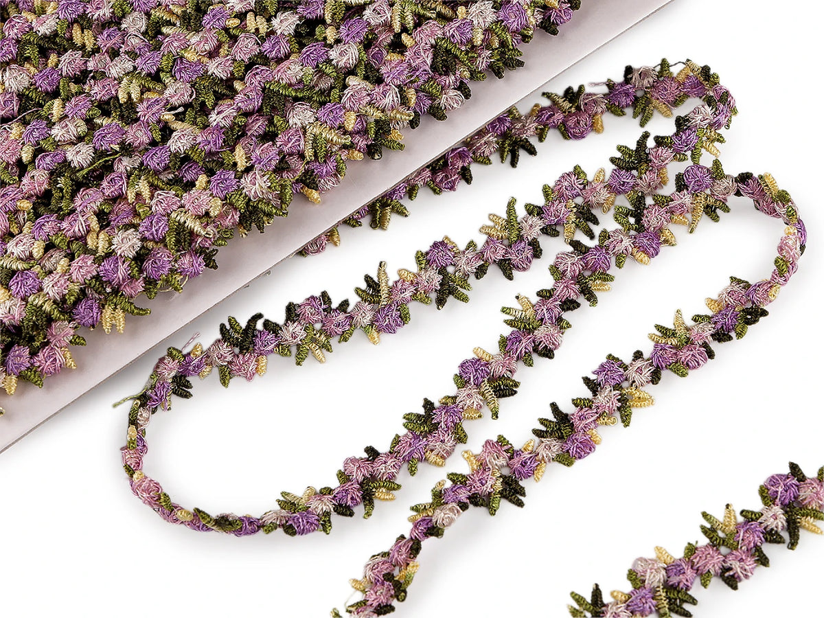 Dekoratīvā lente ar 3D ziediem – gaiši violeta, 15 mm