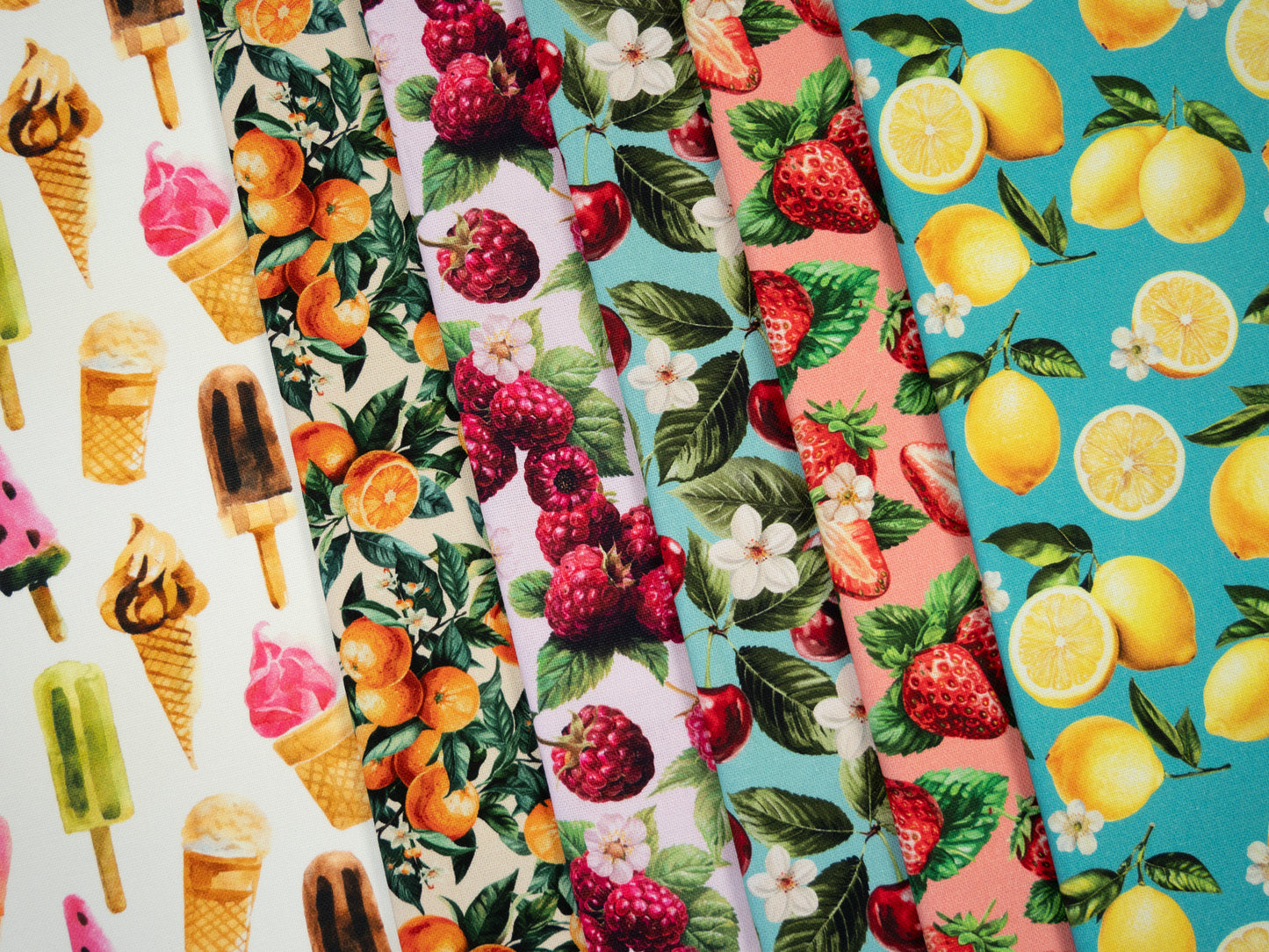 Kanvas audums-zemenes 200 g/m²