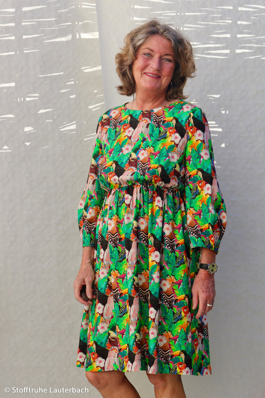 100% Viskozes audums-tropu karnevāls 125 g/m²