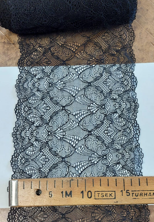 Elastīga mežģīne 18 cm- melna