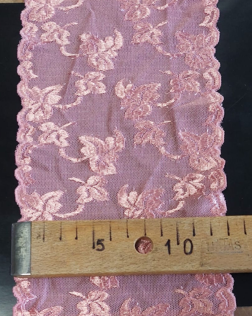 Elastīga mežģīne 14 cm- vecrozā