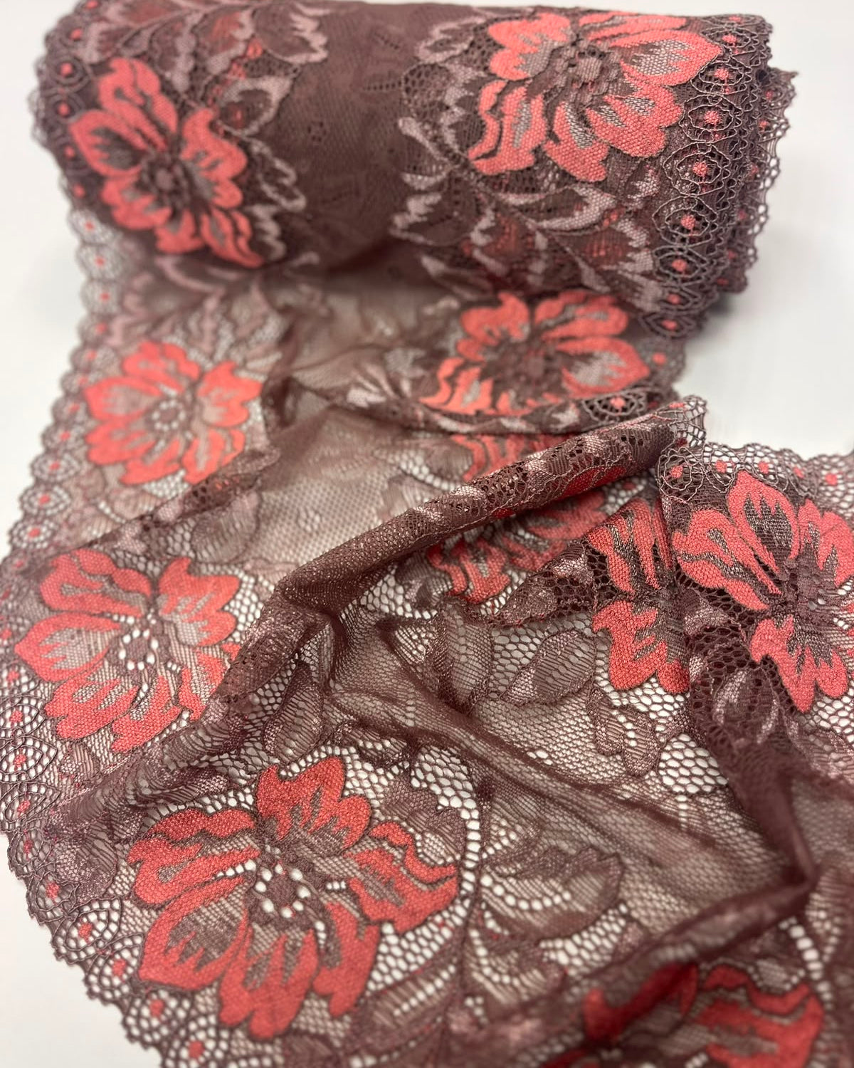 Elastīga mežģīne 22 cm-brūna ar oranžiem ziediem