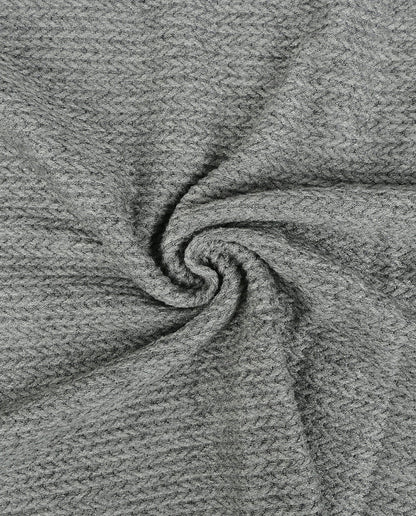 Tissu jacquard tricoté à torsades, ton gris, 350 g/m² – disponible chez Šarlotes audumi