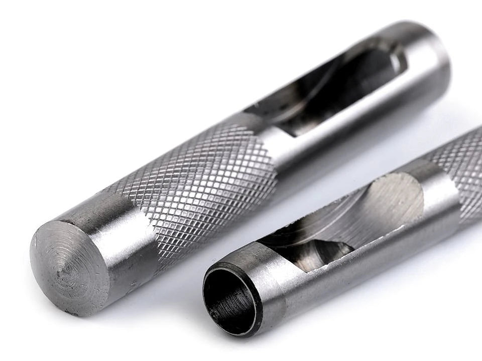 Attēls ar Apaļo caurumu perforatoru komplekts audumam un ādai (8 gab.) – pieejams Šarlotes audumi