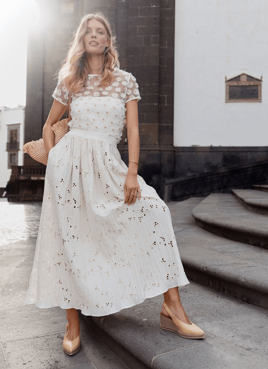 Pilt Burda Style 6/2026 EN-st – saadaval Šarlotes audumi