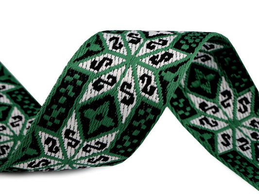 Attēls ar Dekoratīvā siksniņlente ar rakstu – 50 mm | Zaļa etnogrāfiska/ģeometriska lente – pieejams Šarlotes audumi