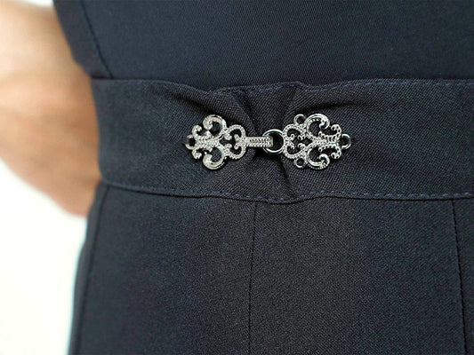 Attēls ar Dekoratīvs aizdares āķis apģērbiem|dažādu toņu – pieejams Šarlotes audumi