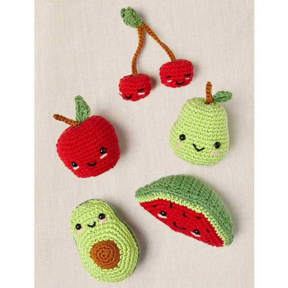Pilt DMC Amigurumi komplektist "Fruit" – puuviljakollektsioon – saadaval Šarlote kangad