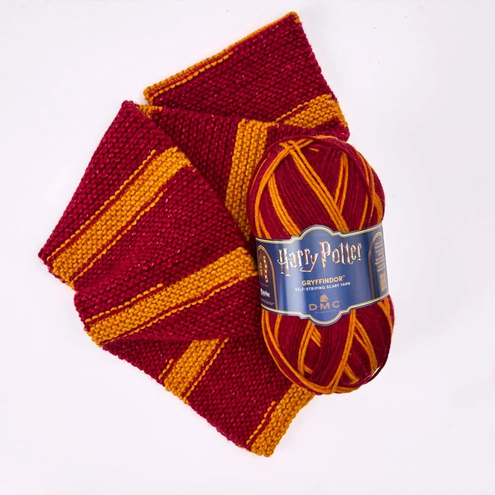 Pilt DMC Harry Potter Magic lõngast, 300 g / 410 m – isetriibuline lõng Sigatüüka majade värvides – saadaval veebipoes Šarlotes audumi