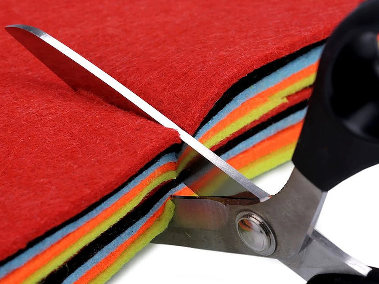 Image avec ciseaux de tailleur 31 cm – ciseaux professionnels pour tissu – disponibles chez Šarlotes audumi