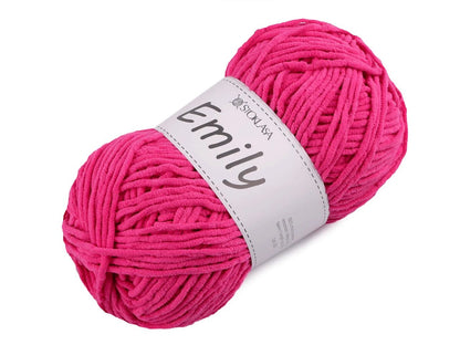 Pilt Dzijas Emilyga – plüüslõng – 100g / 120 m – saadaval Šarlotes audumites
