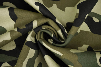 Pilt kamuflaažimustriga teksariidest – Army Green 275 g/m² – saadaval Šarlotes audumi
