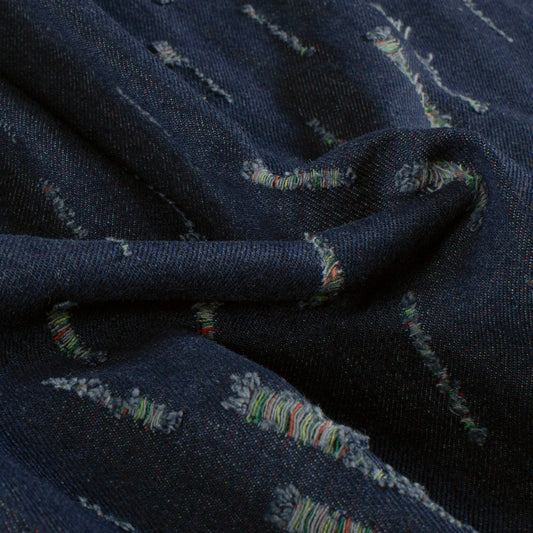 Attēls ar Džinsu audums ar elastānu - dekoratīvi plēsumi 320 g/m² – pieejams Šarlotes audumi