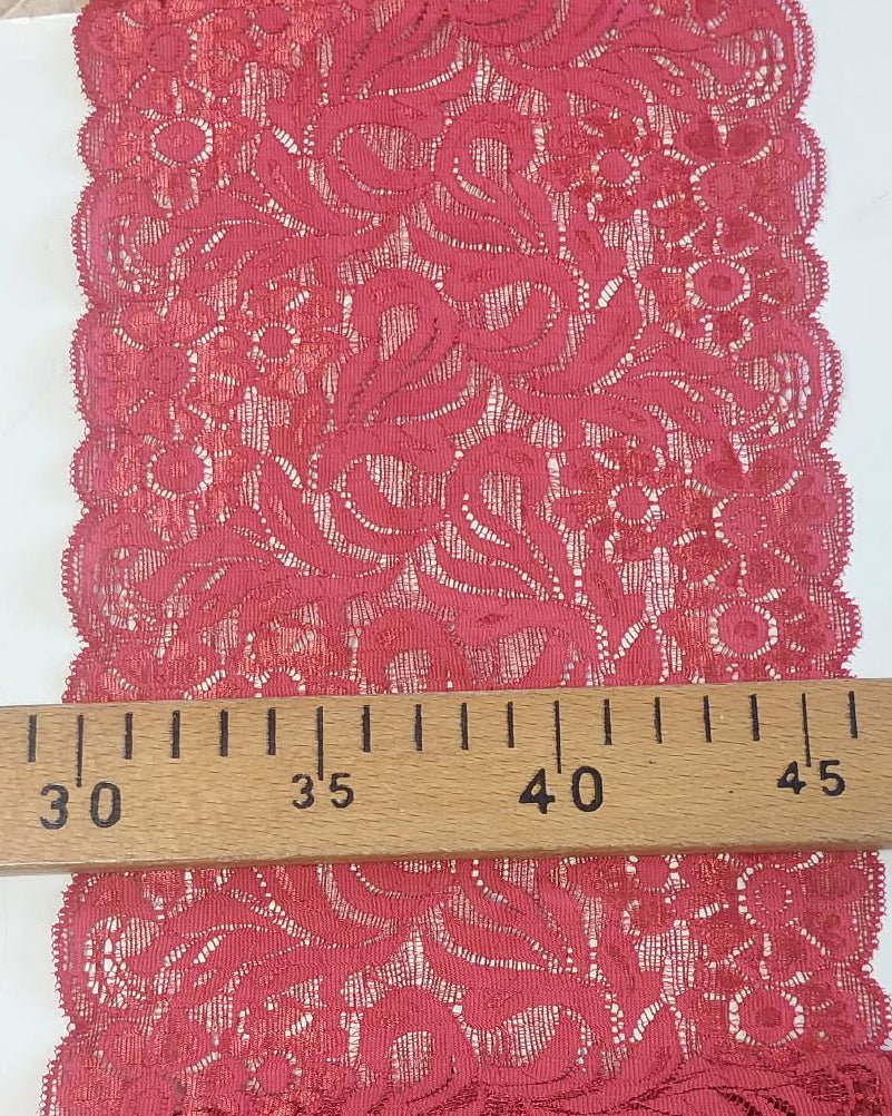 Pilt elastse pitsiga 16 cm-punane – saadaval veebis Šarlotte kangad