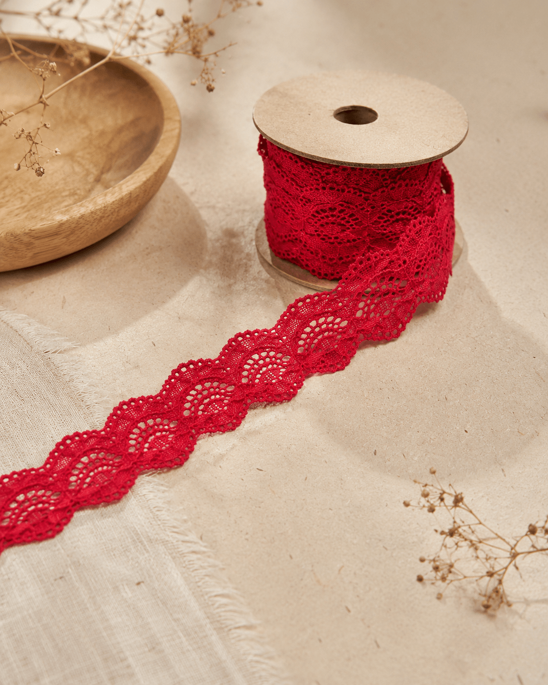 Image de dentelle élastique 2 cm - rouge – disponible chez Šarlotes audumi