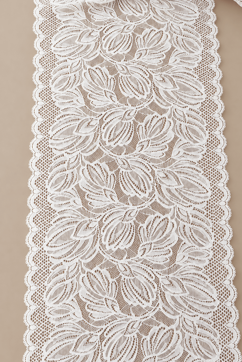 Pilt: elastne peen pits 20 cm, piimvalge – saadaval veebis Šarlotes audumi