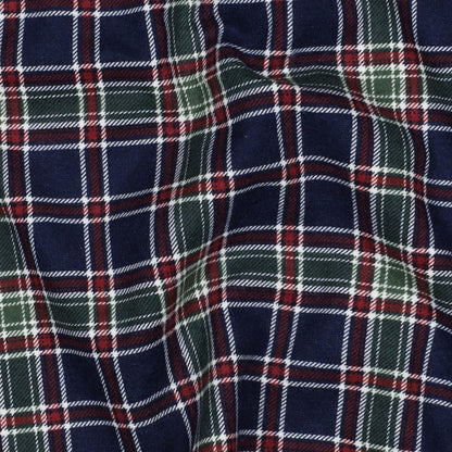 Flanelle verte à carreaux bleus 165 g/m² – disponible chez Šarlotes audumi