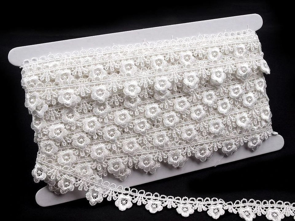 Attēls ar Gipūra mežģīne / ielaide ar margrietiņas rakstu 21 mm - balta – pieejams Šarlotes audumi