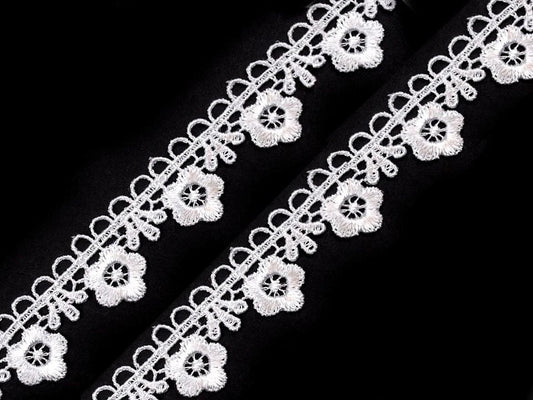 Attēls ar Gipūra mežģīne / ielaide ar margrietiņas rakstu 21 mm - balta – pieejams Šarlotes audumi