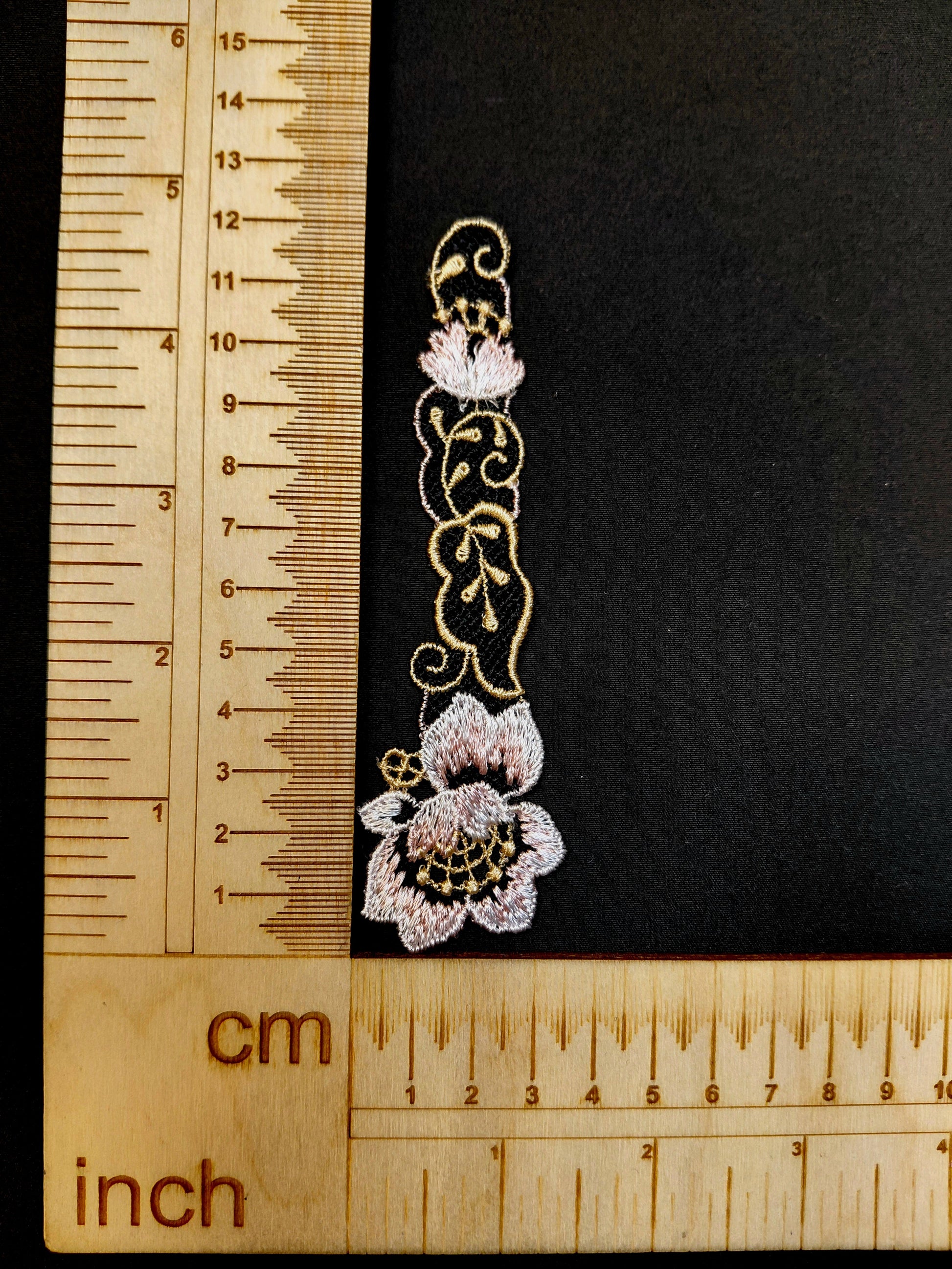 Image with patch/sewn-on patch 12 x 3,5 cm – available at Šarlotes audumi