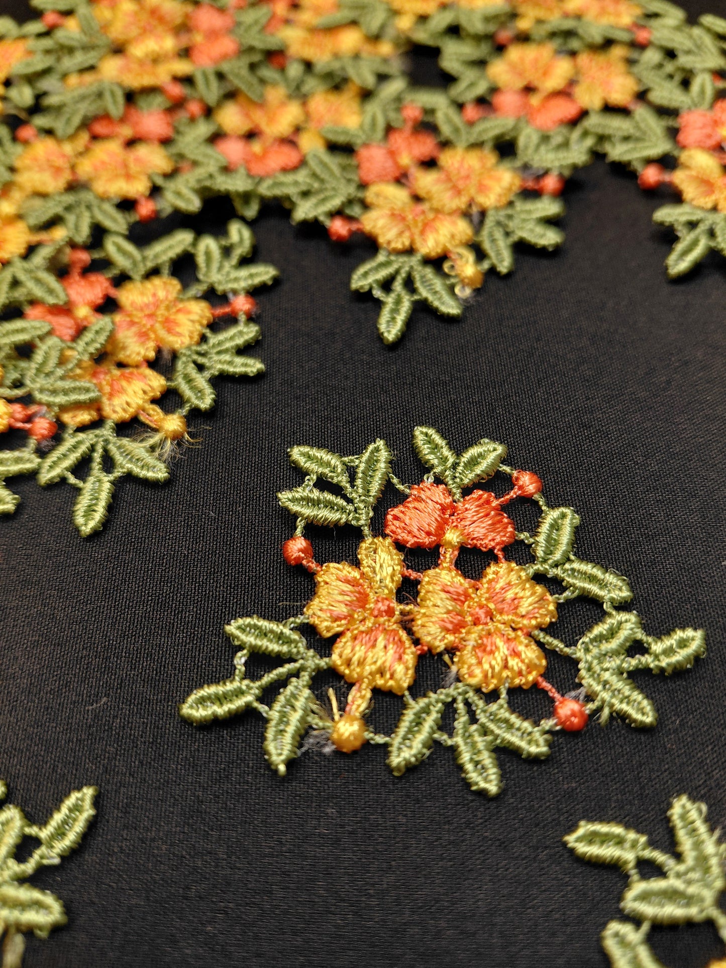 Attēls ar Ielāps/uzšuve 4,7 x 4 cm – pieejams Šarlotes audumi
