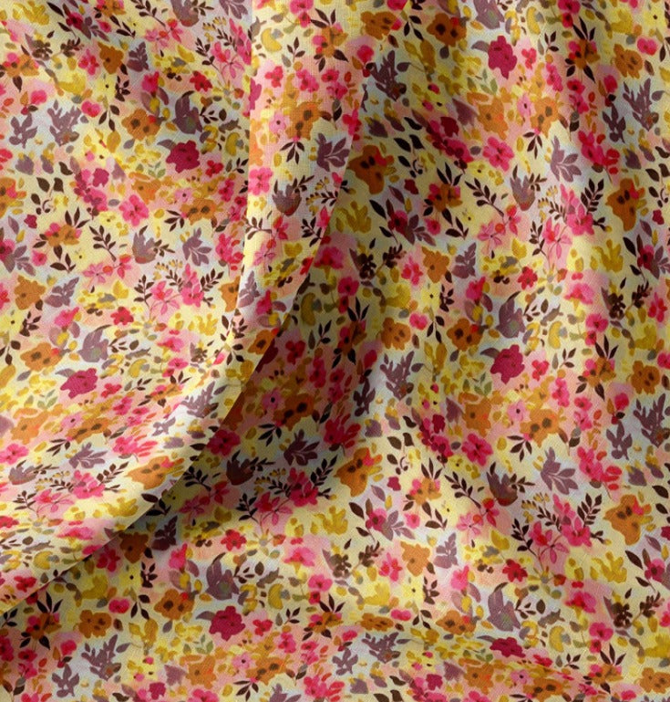 Premium 100% cotton fabric - delicate flowers 115 g/m²