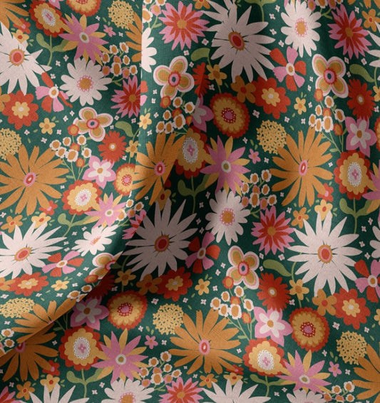 Premium 100% kokvilnas audums-puķes uz zaļa 115 g/m²