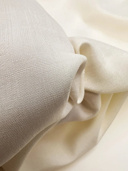 Italian 100% silk fabric in creamy white – available online at Šarlotes audumi