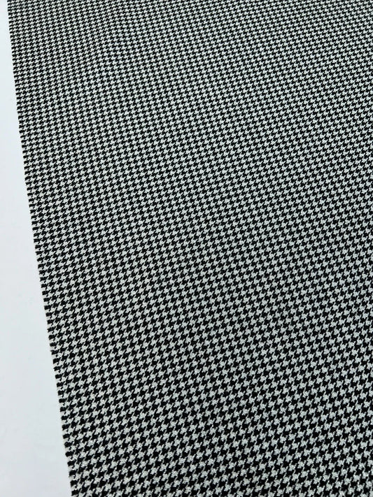 Attēls ar Itāļu vilnas tvīds-melnbalts – pieejams internetā Šarlotes audumi