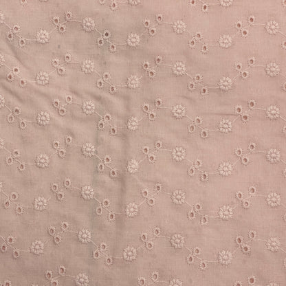 Embroidered cotton fabric - powder pink floral motif 110 g/m²