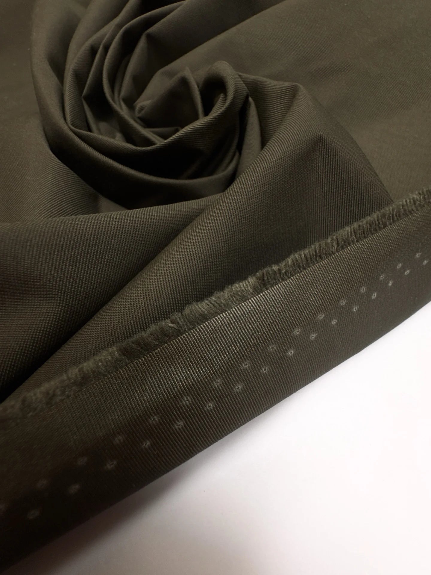 Attēls ar Japānas poliamīda membrānas tvila audums – zaļš | 100% poliamīds | 150 g/m² | 152 cm – pieejams Šarlotes audumi