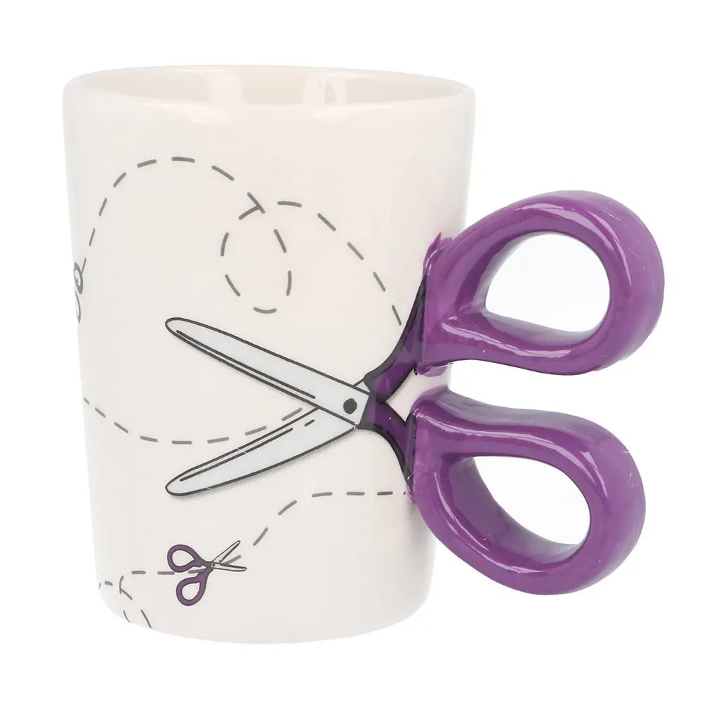 Attēls ar Keramikas krūze “Sew Tasty” ar šķērēm | 500 ml – pieejams Šarlotes audumi