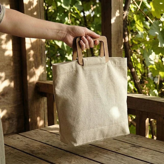 Attēls ar Koka rokturi somai 11 × 15 cm – pieejams Šarlotes audumi