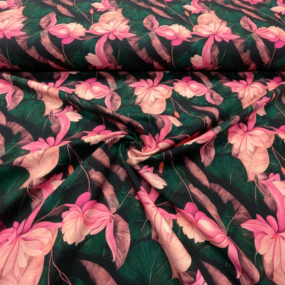 Baumwoll-Loopstrick – rosa Blüten mit smaragdgrünen Blättern 250 g/m²