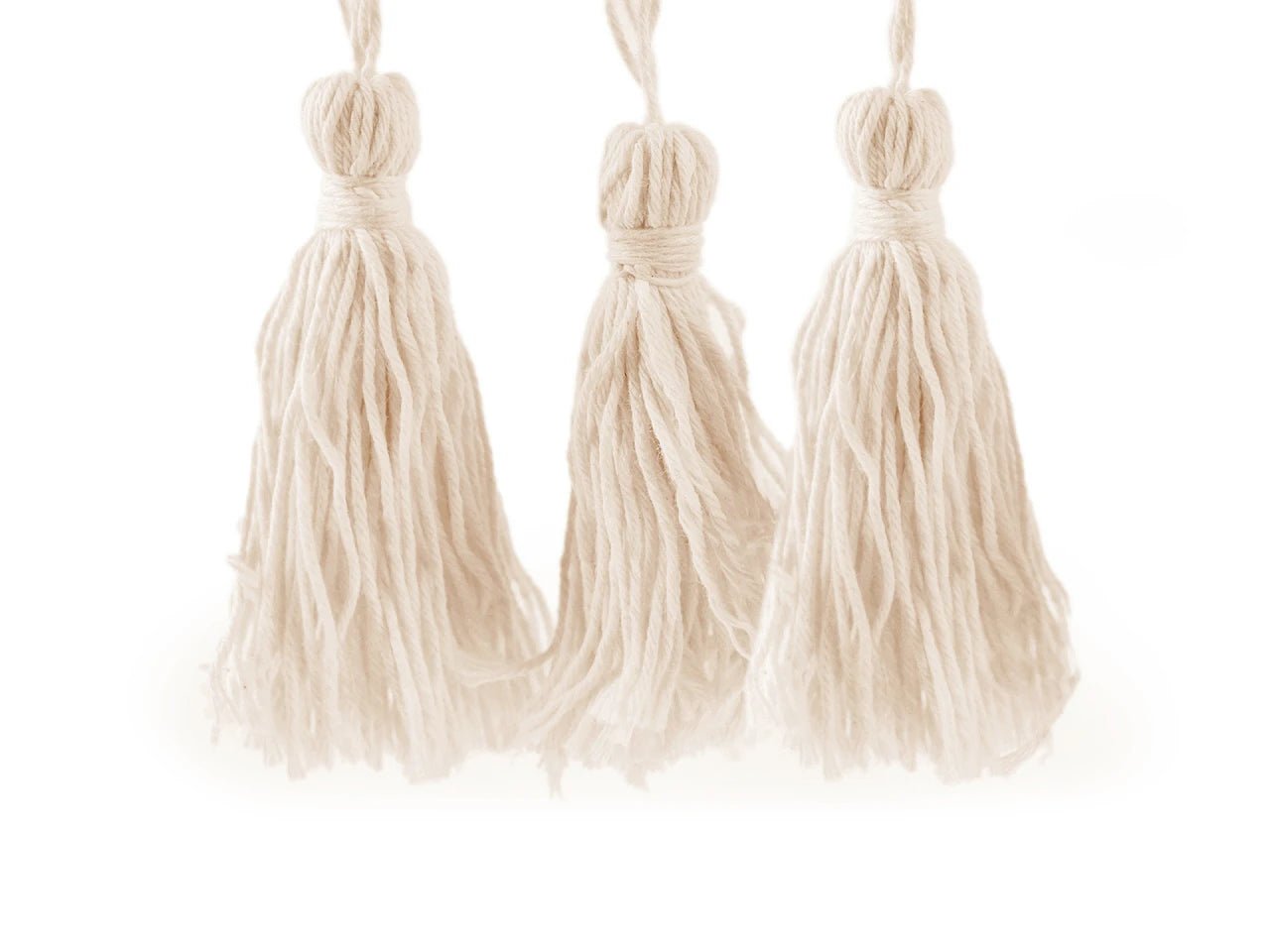 Pilt puuvillase tutiga 12.5 cm (tassel) – saadaval Šarlotes audumi