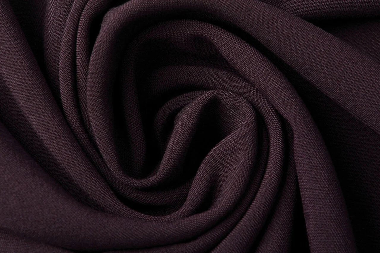 Attēls ar Kostīmaudums ar elastānu - violets 275 g/m² – pieejams Šarlotes audumi