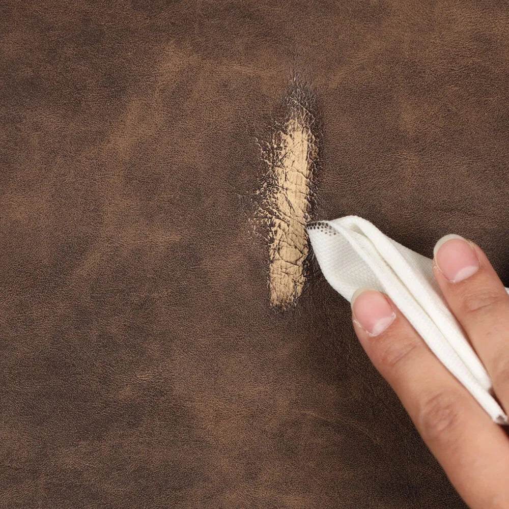 Attēls ar Mākslīgā āda ar vintage ādas efektu - brūna 390 g/m² – pieejams Šarlotes audumi