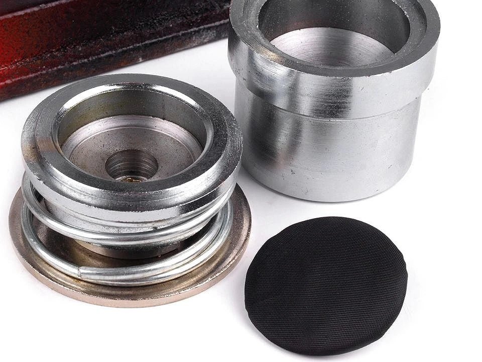 Attēls ar Metāla pogas pašapvilkšanai | 38 mm – pieejams internetā Šarlotes audumi