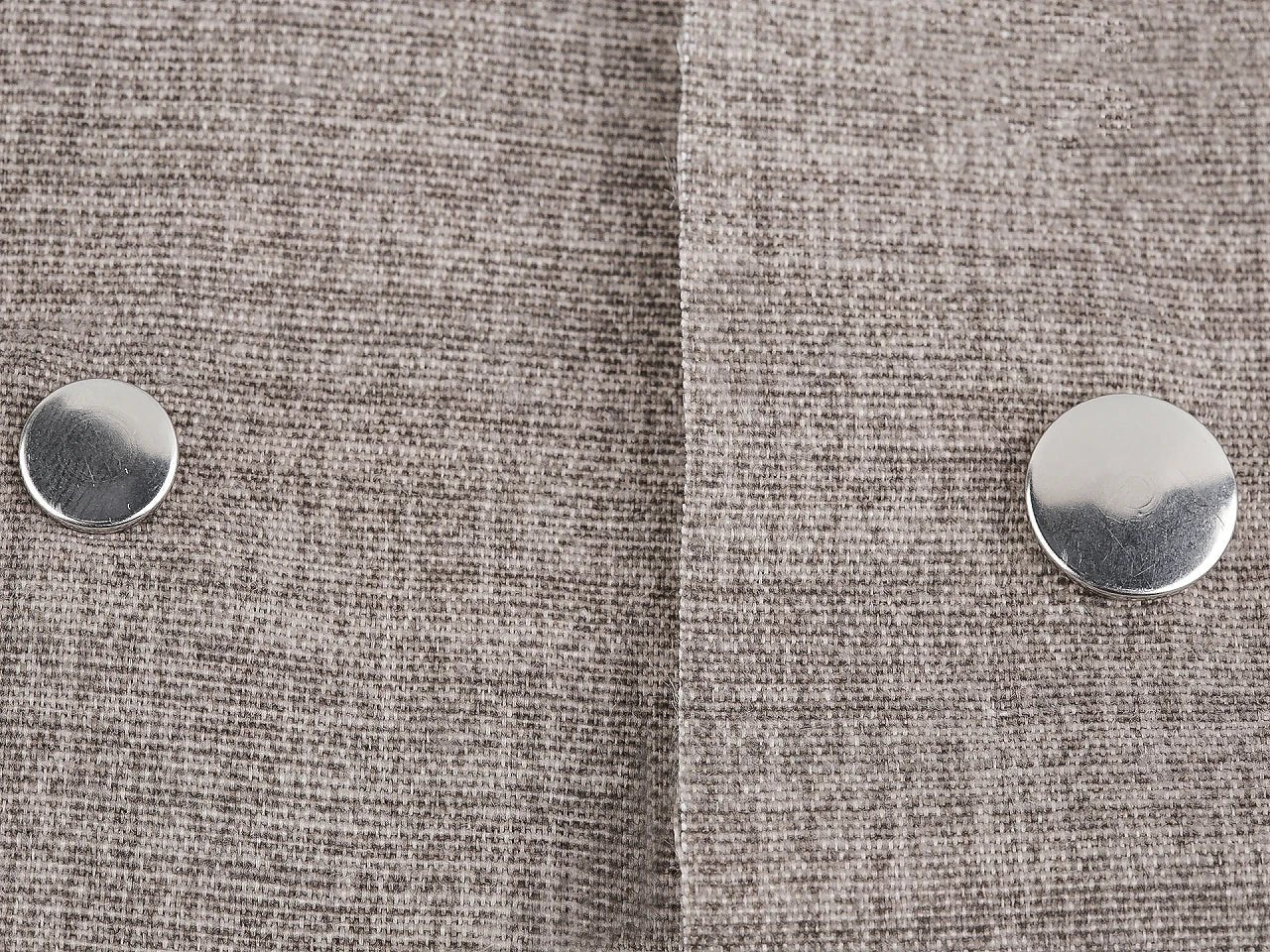 Attēls ar Metāla spiedpogas Ø15 mm biezākiem audumiem|50 gb – pieejams Šarlotes audumi