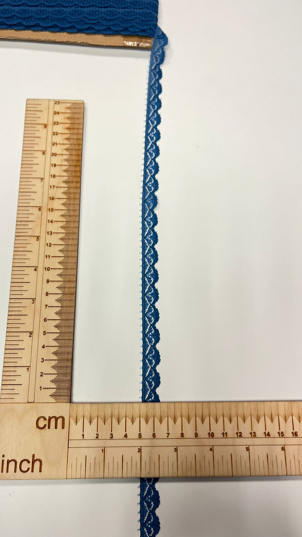 Attēls ar Mežģīne 1,4 cm-neaizmirstulīšu zila – pieejams internetā Šarlotes audumi