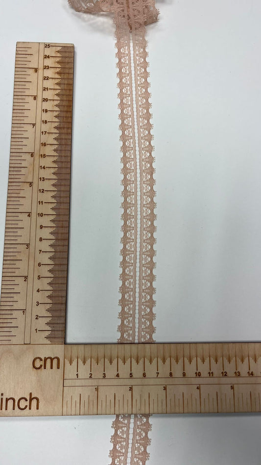 Attēls ar Mežģīne 3 cm-nude(miesas krāsas) – pieejams internetā Šarlotes audumi