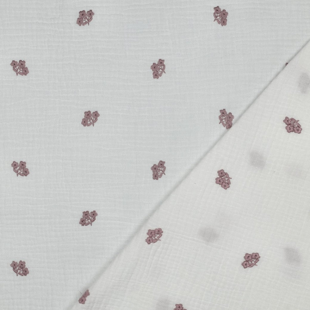 Attēls ar Muslīns - izšūtas puķes 130 g/m² – pieejams Šarlotes audumi