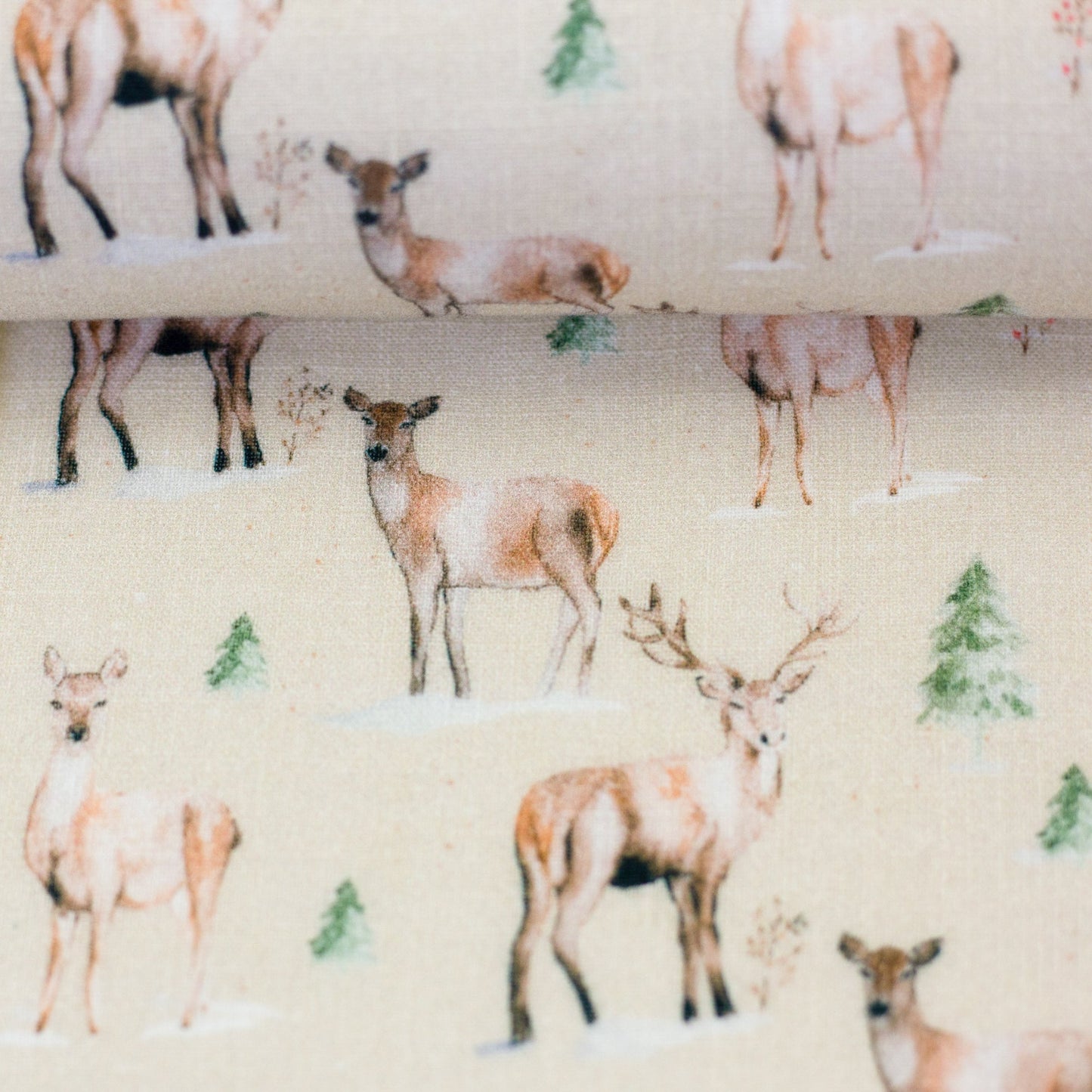 Attēls ar Muslīns - stirniņa ar egli 130 g/m² – pieejams Šarlotes audumi