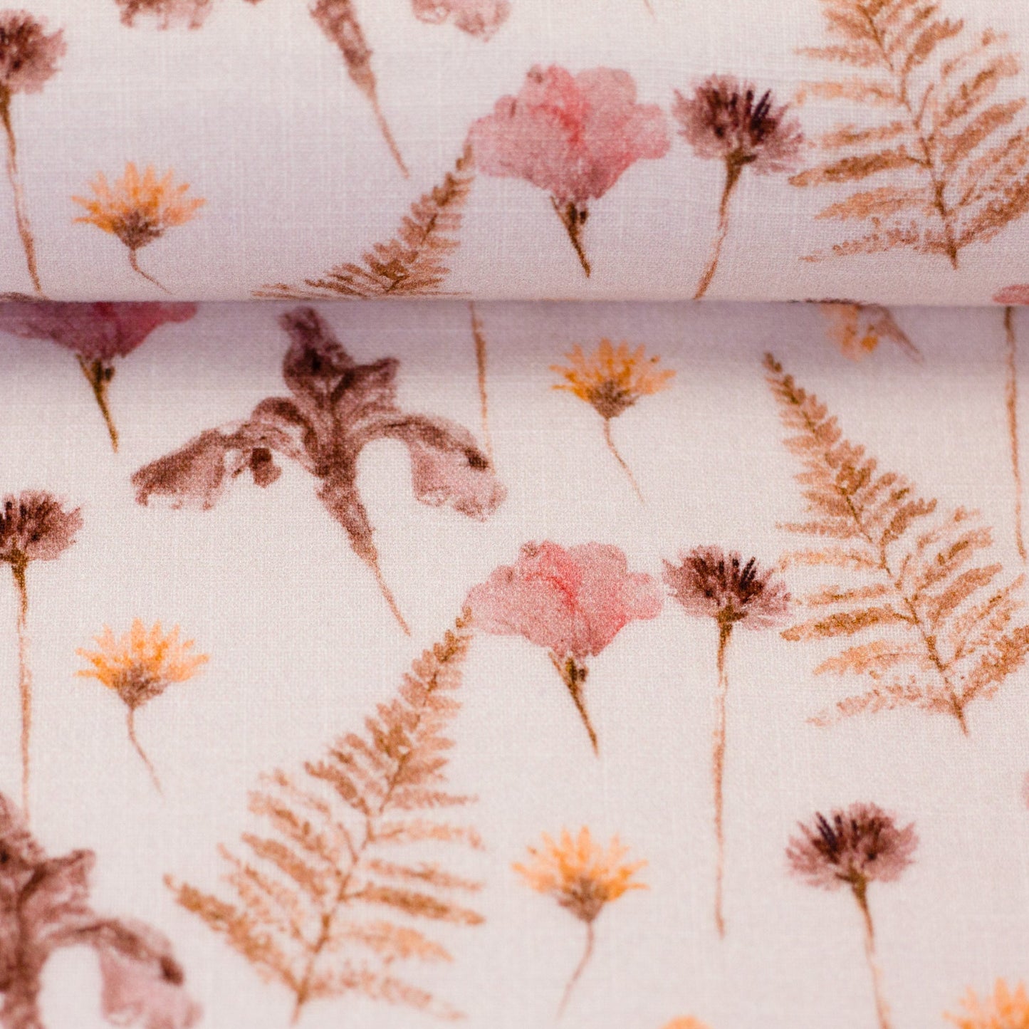 Attēls ar Muslīns - ziedi ar papardi 130 g/m² – pieejams Šarlotes audumi