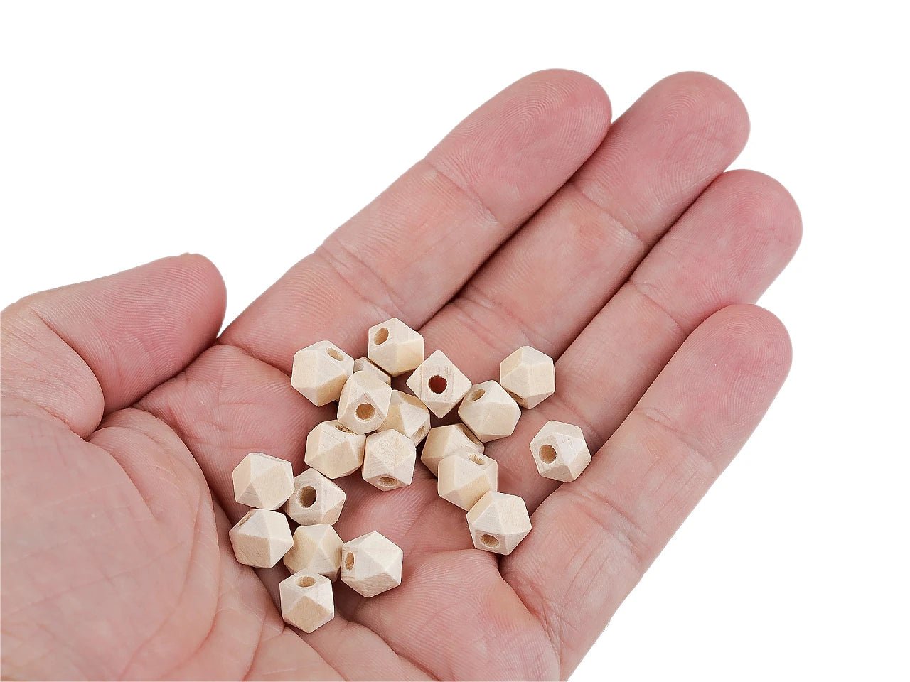Pilt toorest puidust helmestest 8 × 8 mm – saadaval veebis Šarlotes audumi