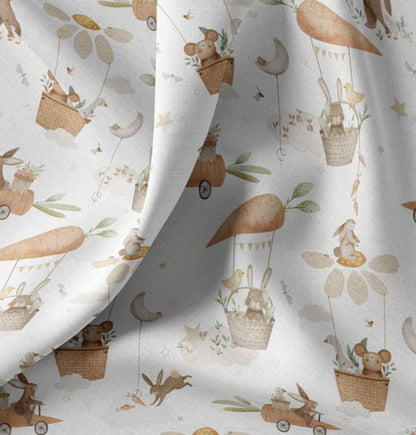 Image en tissu Premium 100 % coton – lapins aux longues oreilles et carottes 115 g/m² – disponible chez Šarlotes audumi