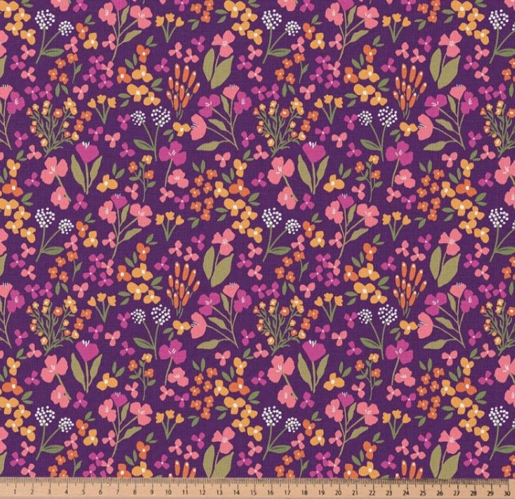 Attēls ar Premium 100% kokvilnas audums - lillā smalki ziediņi 115 g/m² – pieejams Šarlotes audumi